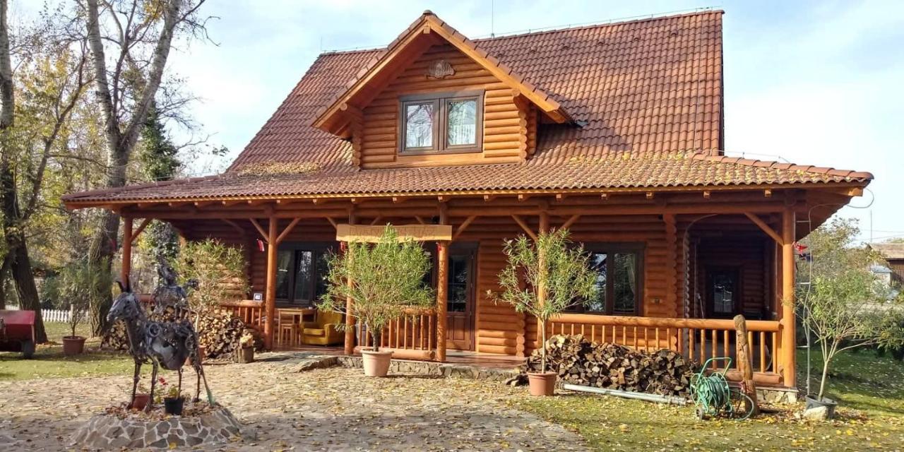 Dom Argyelus - Argyelus Haz - Fesztypark Hotel Martovce Buitenkant foto